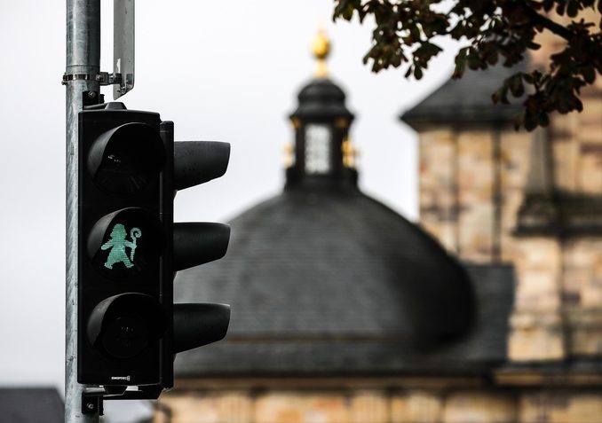 Saranno anche vuote ma come fanno la lavatrice le chiese “green” nessuno