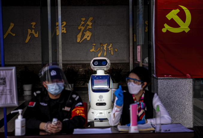 La Cina ha già un esercito di “assistenti civici”. «Li controlliamo uno a uno»