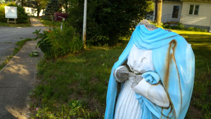 Statue cattoliche sotto attacco negli Stati Uniti