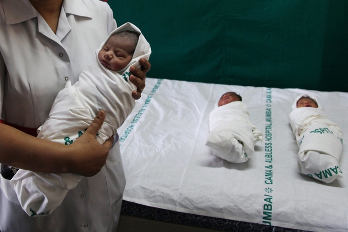 India, il pianto per le bambine abortite e gli ululati per abortire di più