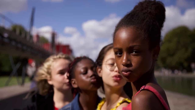 Mignonnes non è un film “educativo”. È guardonismo prêt-à-penser