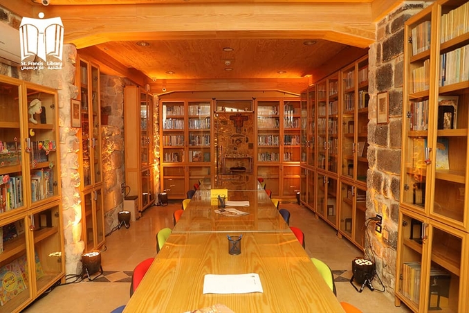 I francescani aprono una biblioteca nella Siria afflitta dalla guerra