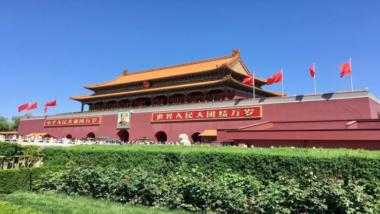 La Cina annuncia la fine del sogno democratico di Hong Kong