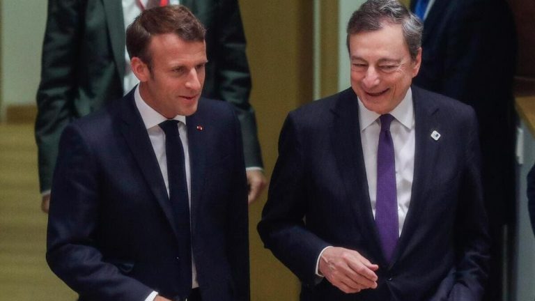 Dato a Erdogan del «dittatore», Draghi corre con Macron