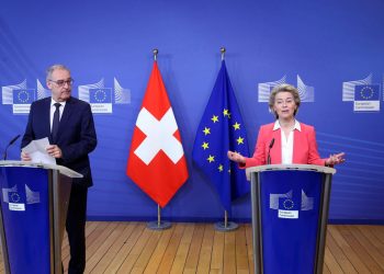 Il presidente della Svizzera Guy Parmelin con il presidente della Commissione europea Ursula Von der Leyen