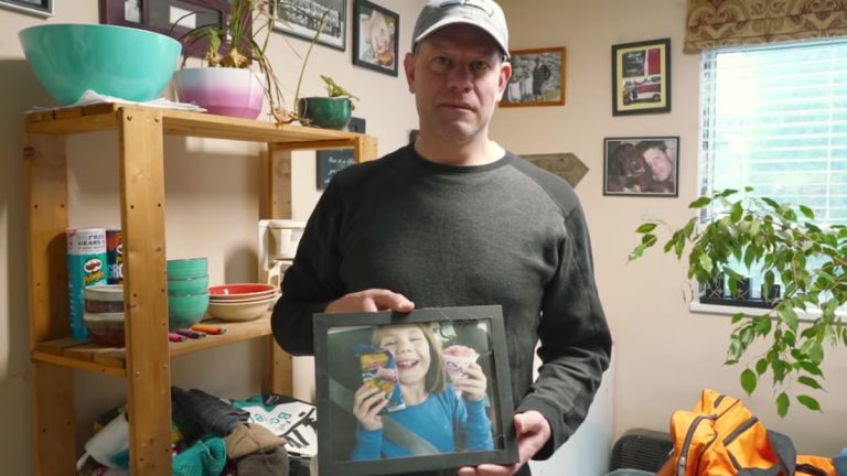 Il padre messo al gabbio dalla legge Zan canadese