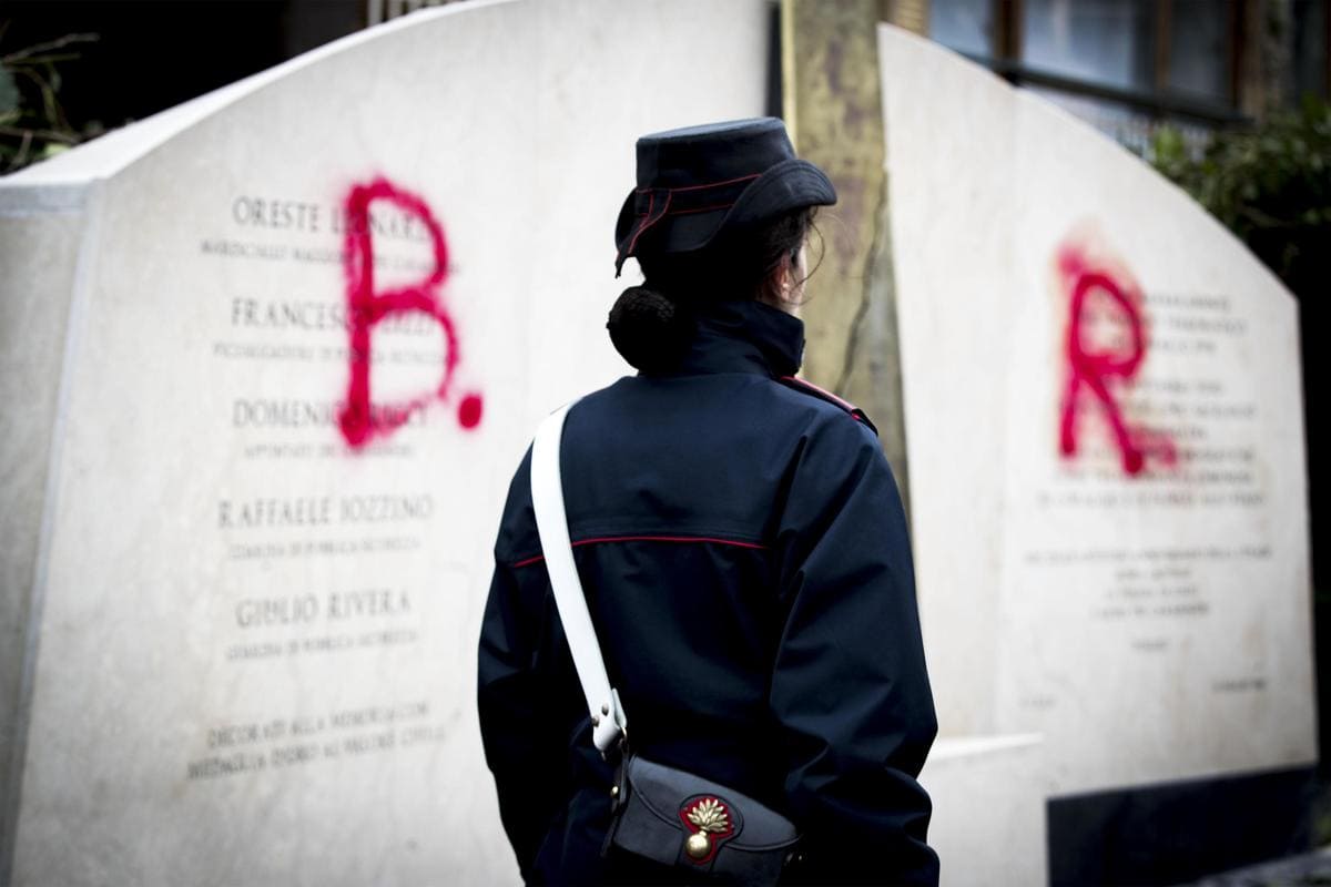 Brigate rosse, imbrattato monumento Aldo Moro in via Fani
