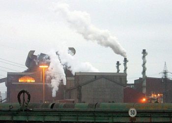 Un'immagine dell'ex Ilva, l'acciaieria di Taranto ora in mano ad Arcelor Mittal