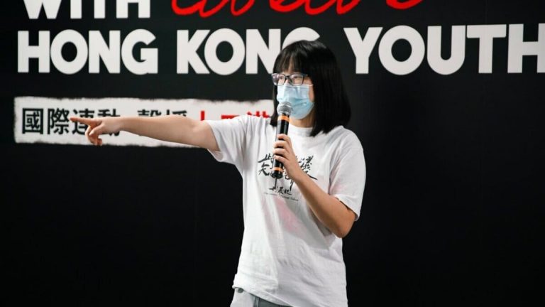 Organizzava la veglia su Piazza Tienanmen. Arrestata a Hong Kong