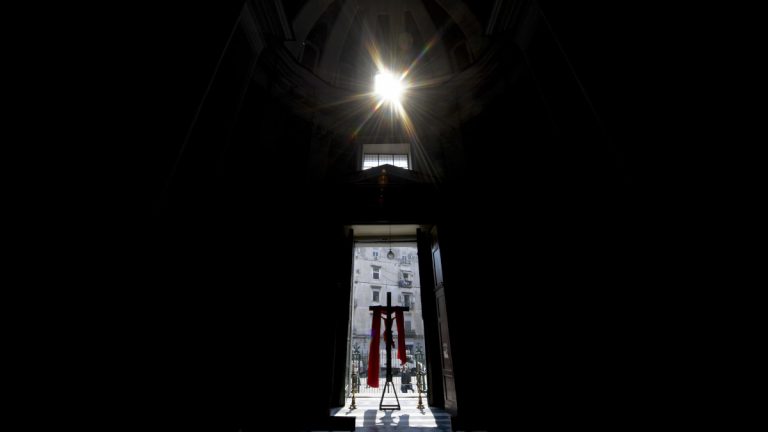 Conservare la fede di fronte alle provocazioni della storia