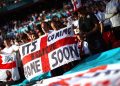 Tifosi inglesi a Wembley per la finale degli Europei