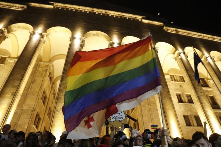 La dottrina lgbt come religione di Stato senza grazia né perdono