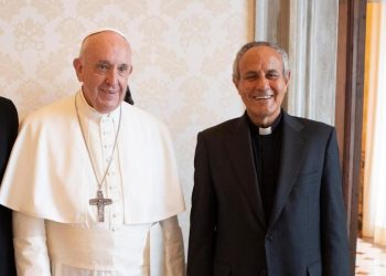 papa Francesco con don Julian Carron, presidente della Fraternità di Comunione e liberazione