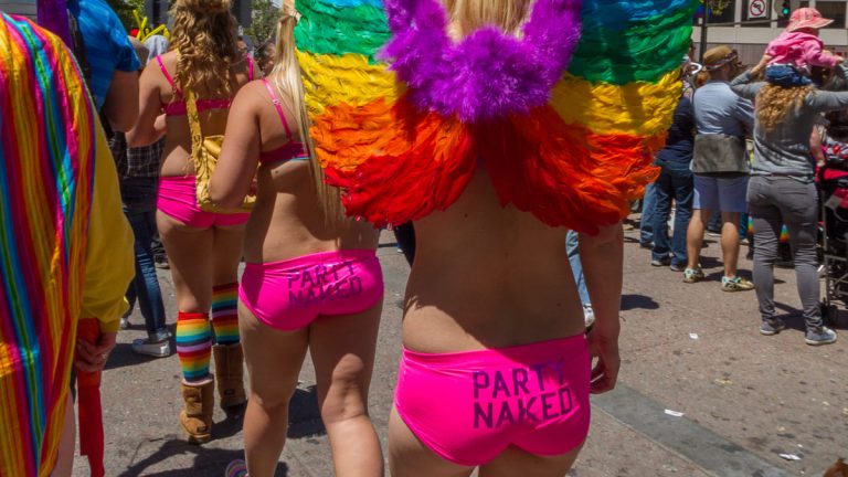 California, nella spa il trans è nudo. E la donna può andarsene
