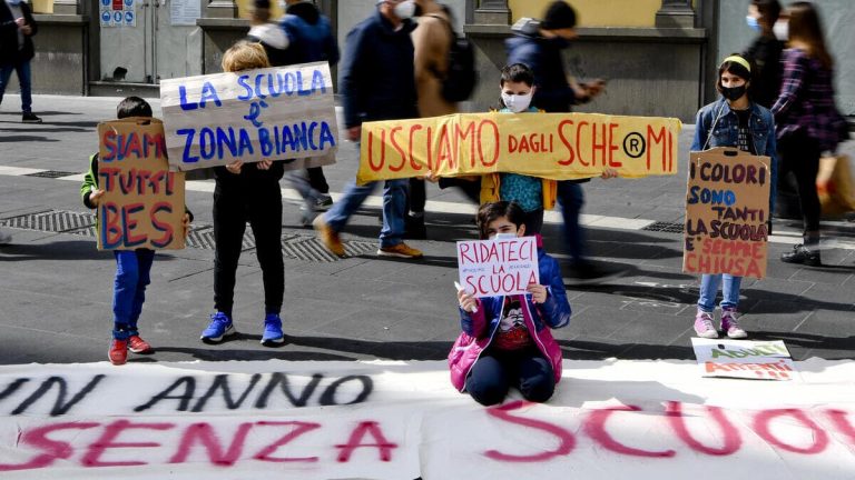 «Il green pass non risolve il problema scuola. Dateci ciò che serve a tenerla aperta»
