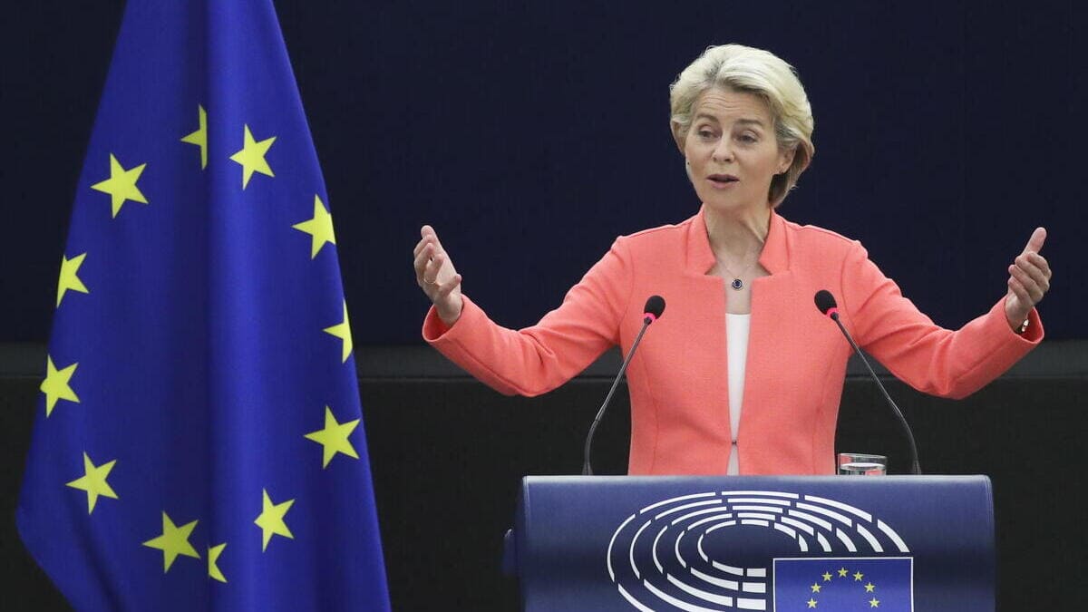 Ursula von der Leyen durante il discorso al Parlamento Europeo sullo stato dell'Unione