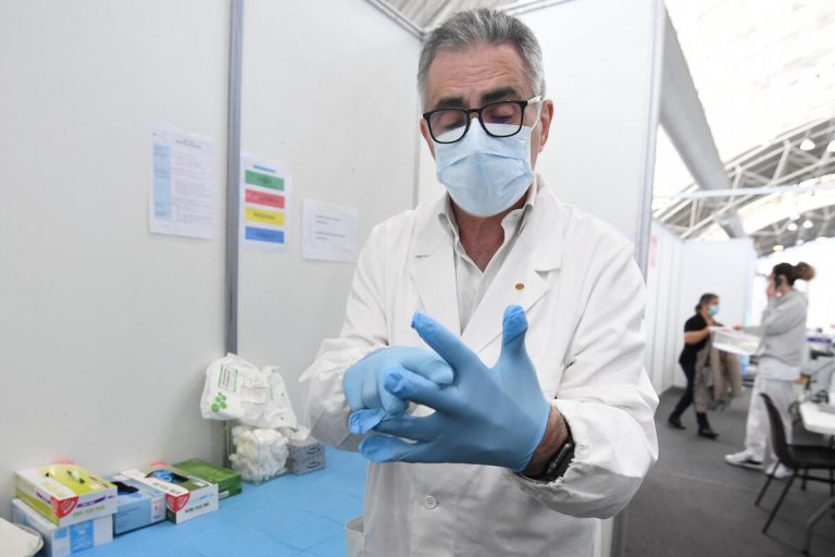 Covid, non ricominciamo con le previsioni degli esperti