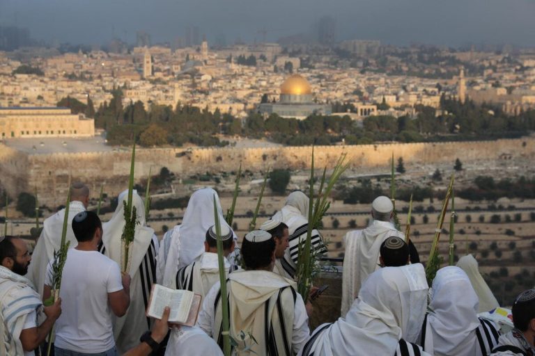 Quel ballo di Amicone con gli haredim nella notte di Sukkot