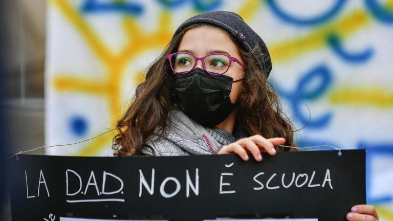 Scuola. La tentazione comoda e disastrosa della Dad