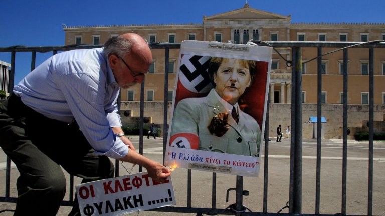 Ora la Germania invidia le “impressionanti” riforme della Grecia