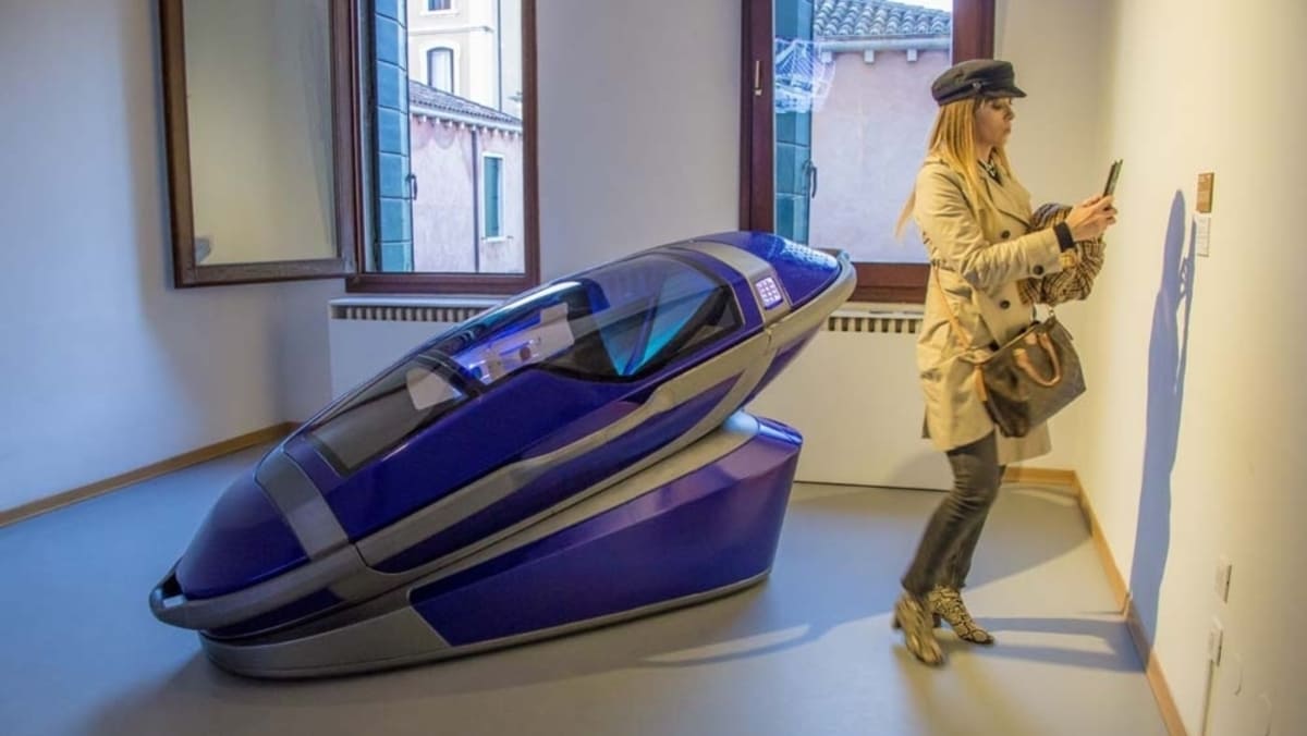 La macchina per l'eutanasia Sarco in mostra a Venice Design 2019