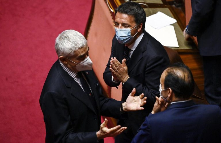 Il Parlamento da sciogliere al più presto e la carta Casini per il Colle