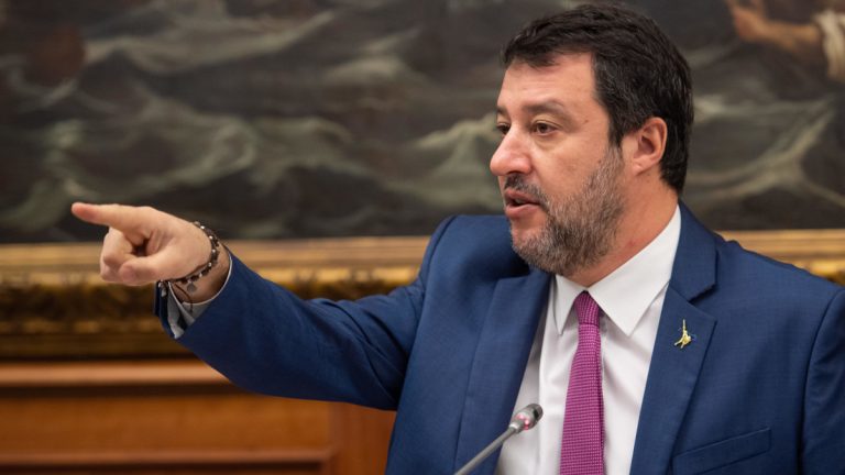 “Draghi resti al governo”, dice Salvini. Un po’ come diceva “Bernardo sindaco”