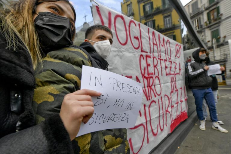 «Il vaccino è l’unica arma per evitare il destino della Dad»