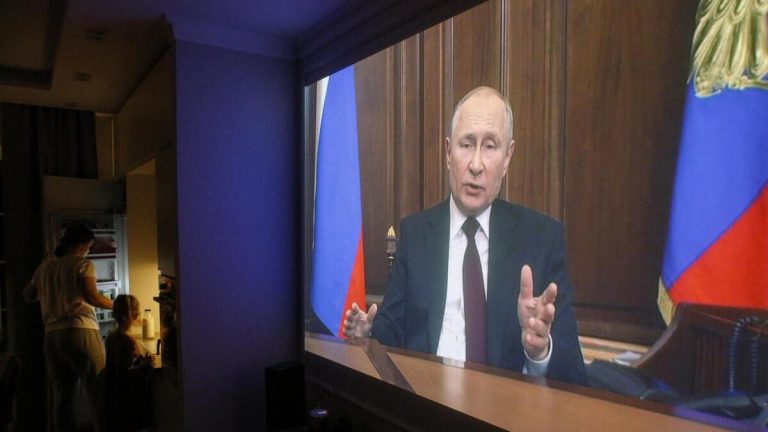 Putin riconosce il Donbass indipendente. Ora la guerra è più vicina