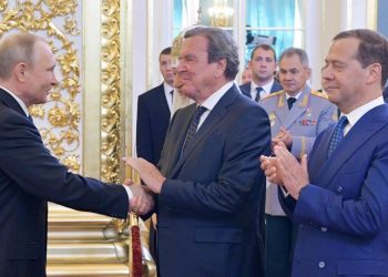 Vladimir Putin, Gerhard Schroeder, Dmitrij Medvedev