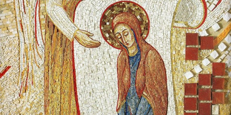 Un particolare del mosaico della cappella Redemptoris Mater in Vaticano. Autore Marko Ivan Rupnik e collaboratori
