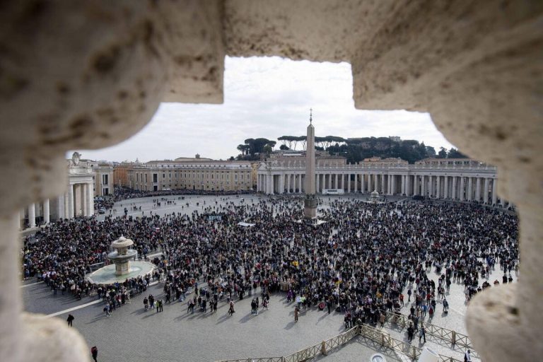 Attorno a chi nasce il popolo della Chiesa