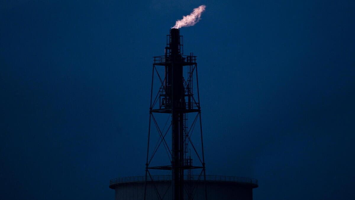 Fiammata di gas in una raffineria in Germania
