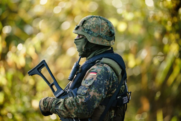 Germania, riarmo ad alto rischio