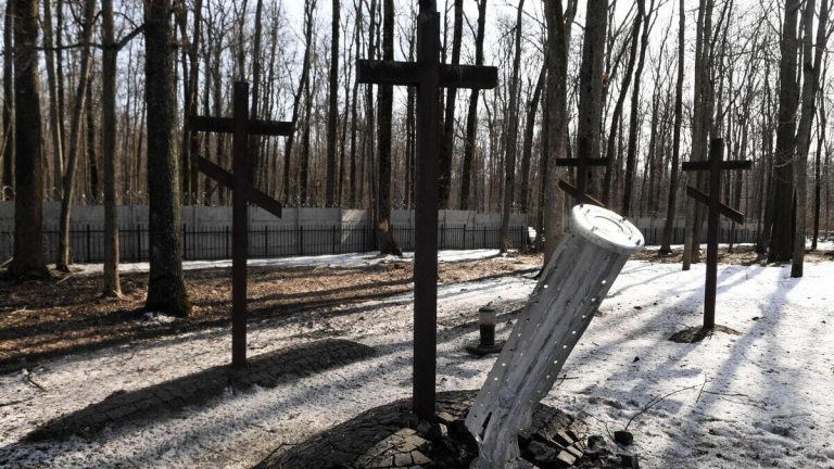 Ucraina, l’assalto a Mariupol in una guerra sempre più sporca