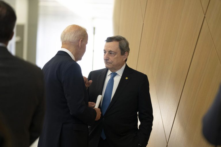 “Regime” no. Fastidio verso la democrazia sì, eccome