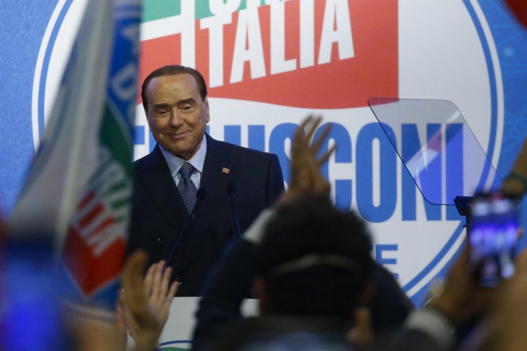 Cacciari, De Benedetti, Berlusconi. Tutte spie di Putin?