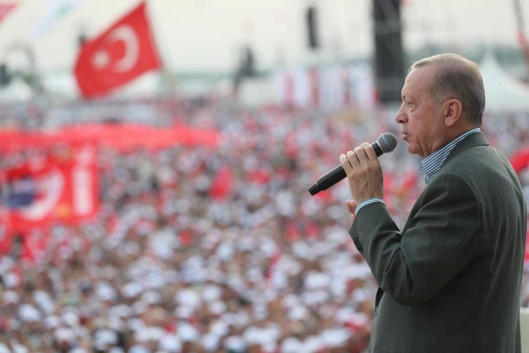 Svezia e Finlandia nella Nato, le condizioni di Erdogan sono sempre più grottesche
