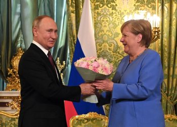Vladimir Putin e Angela Merkel