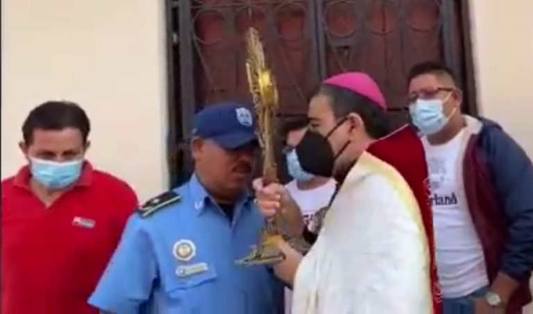 Chiesa assediata in Nicaragua, Ortega fa arrestare un vescovo