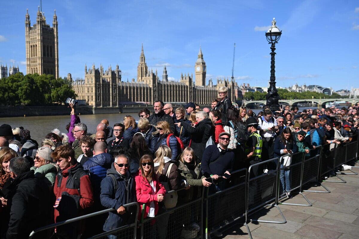 Coda Londra Elisabetta