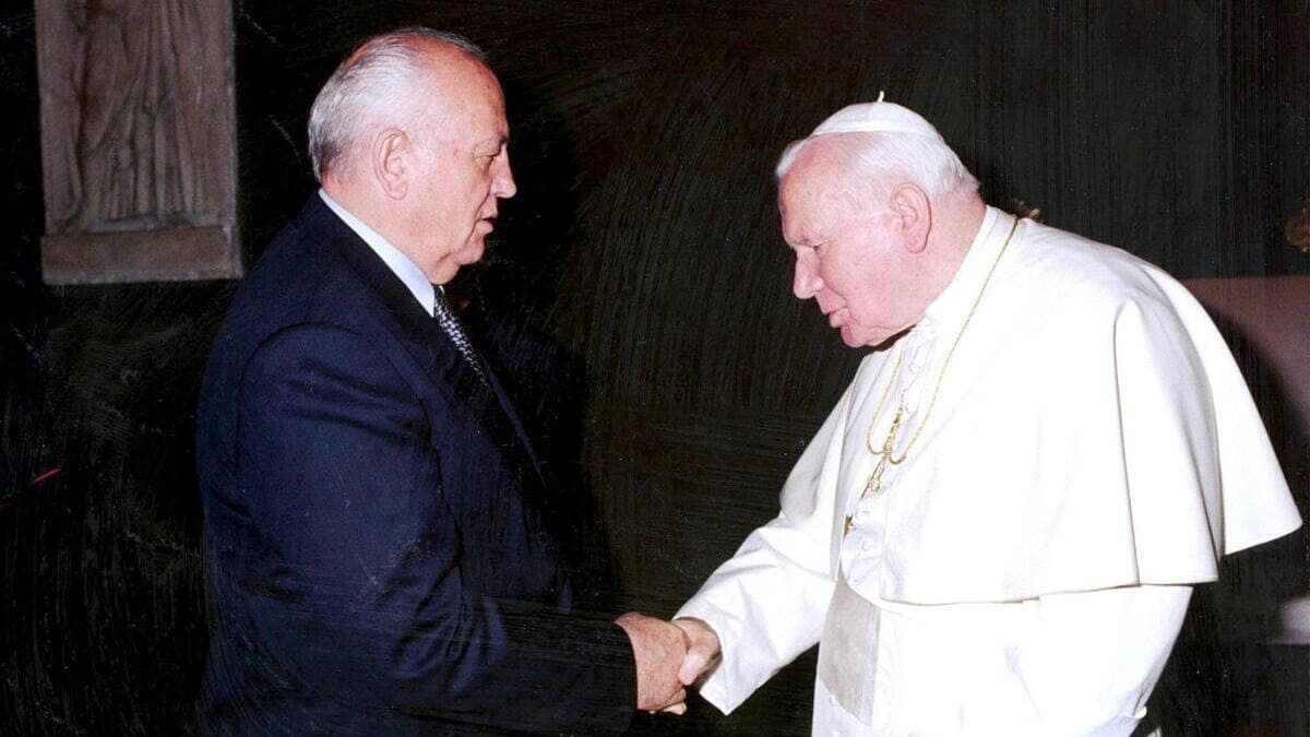 Un incontro nel 2000 tra Mikhail Gorbaciov e Giovanni Paolo II