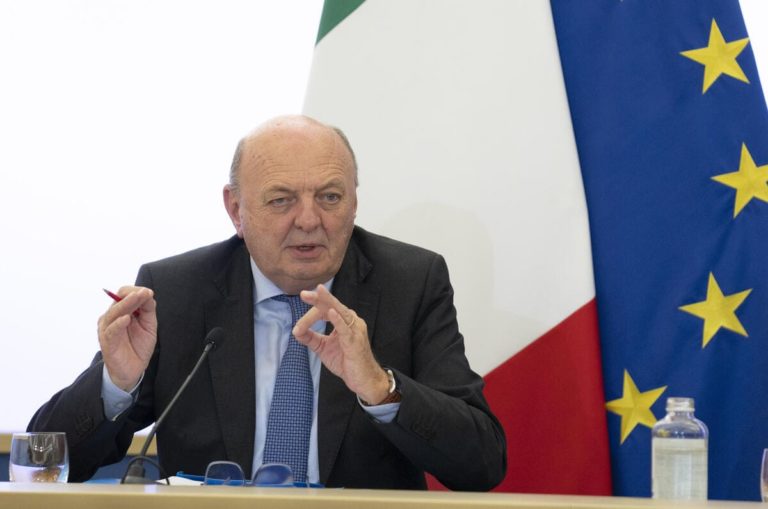 Si può anche tacere, qualche volta