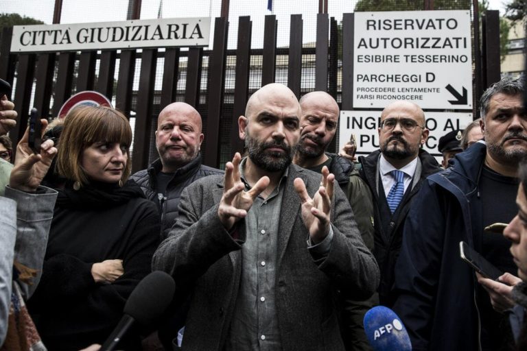 Saviano andrebbe querelato per eccesso di lagnanza