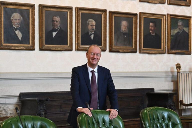 Parole perse / Merito, se non è una relazione rischia di diventare una bugia