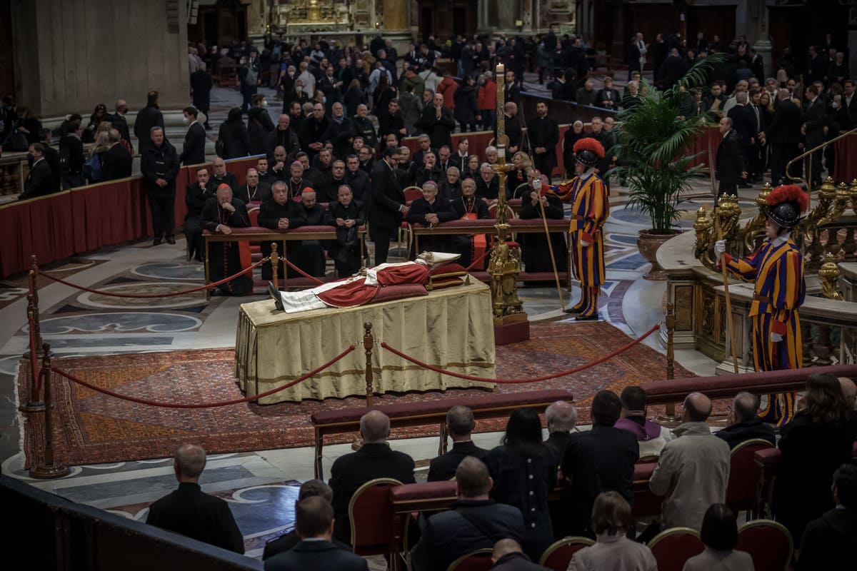 Benedetto XVI salma