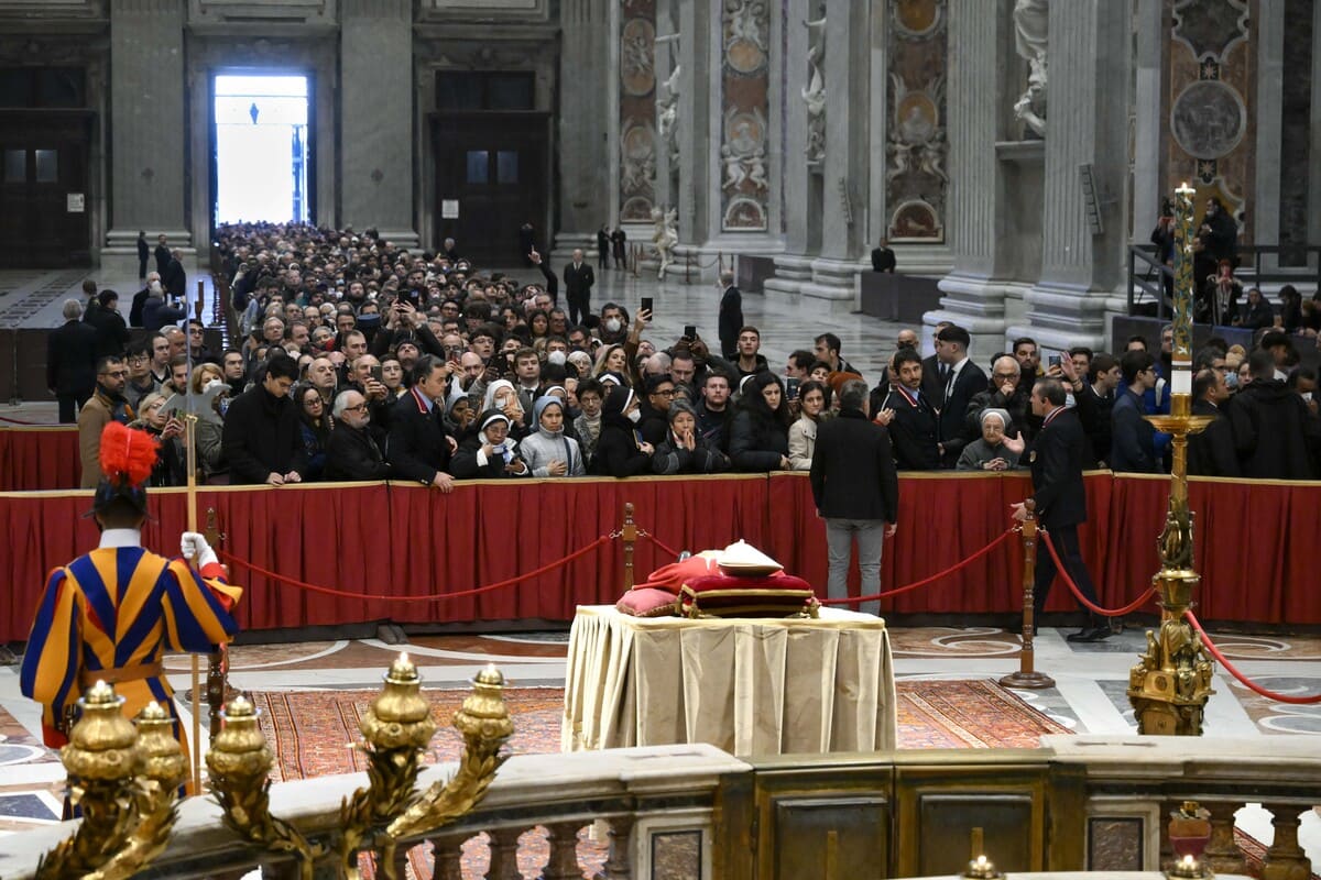 Benedetto XVI salma