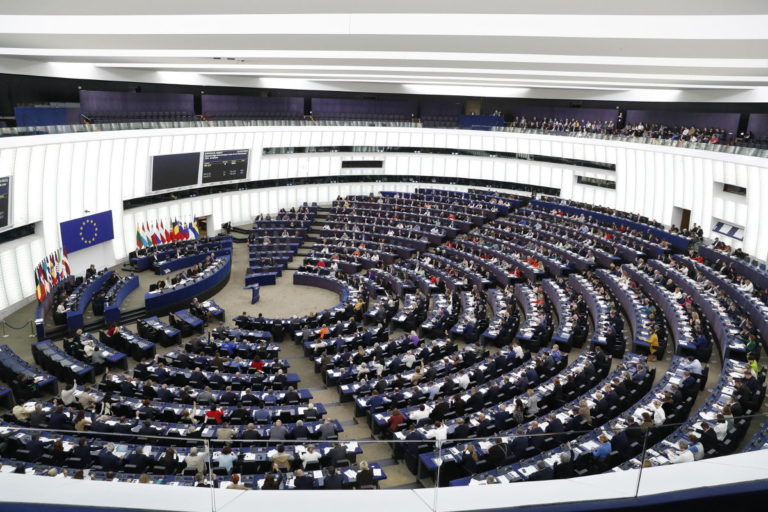 Solo una sana e consapevole compagnia salva il deputato dal prossimo Qatargate