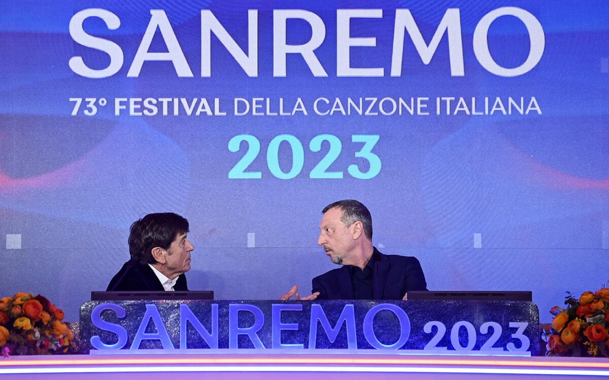 Gianni Morandi e Amadeus, per la quarta edizione conduttore e direttore artistico del festival di Sanremo