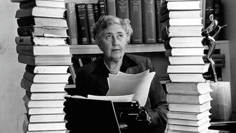 …e poi non rimase nessuno? Dopo Roald Dahl anche Agatha Christie viene corretta